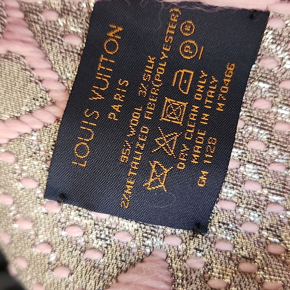 BNEW UNUSED Louis Vuitton Baby Pink Monogram Scarf M70466 - Picture 9 of 12